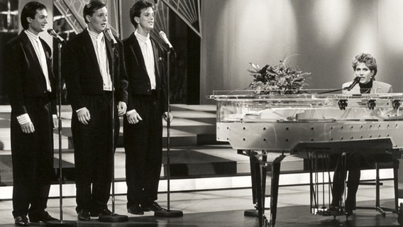 Für die Schweiz singt die Gruppe Furbaz den Titel "Viver senza tei". © Bayerischer Rundfunk 