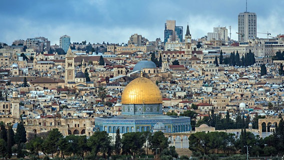 Blick über den Felsendom und die Altstadt Jerusalems am 6. Januar 2018. © picture alliance / NurPhoto 