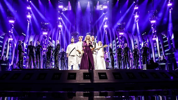 The Humans auf der Bühne in Lissabon. © eurovision.tv Foto: Thomas Hanses