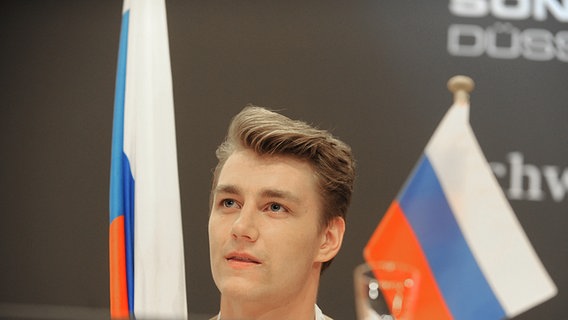 Alexey Vorobyov auf der Pressekonferenz nach dem 1. Halbfinale © NDR Foto: Andrej Isakovic