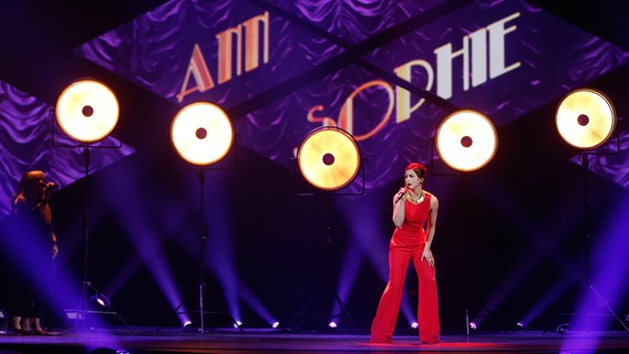 Ann Sophie auf der Bühne beim deutschen ESC-Vorentscheid. © NDR Foto: Rolf Klatt