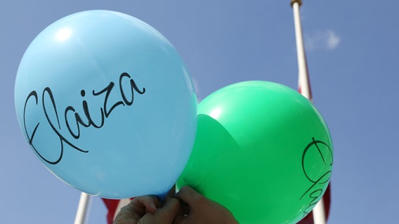 Luftballon mit der Aufschrift "Elaiza". © NDR/Mairena Torres Schuster 