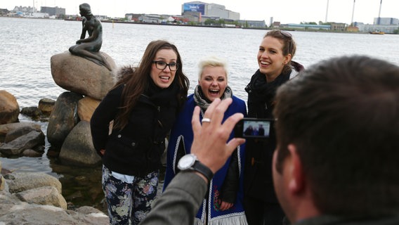 Die deutschen ESC-Teilnehmer Elaiza machen eine Stadtrundfahrt durch Kopenhagen. © eurovision.de Foto: Rolf Klatt