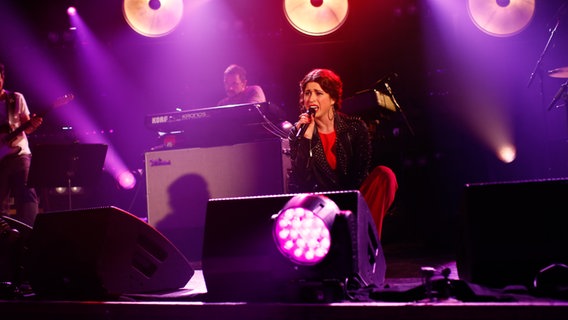 Clubkonzert Kandidatin Ann Sophie auf der Bühne. © Rolf Klatt/NDR Foto: Rolf Klatt
