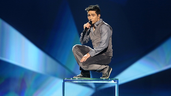 Farid Mammadov für Aserbaidschan im zweiten Halbfinale des Eurovision Song Contests © NDR Foto: Rolf Klatt