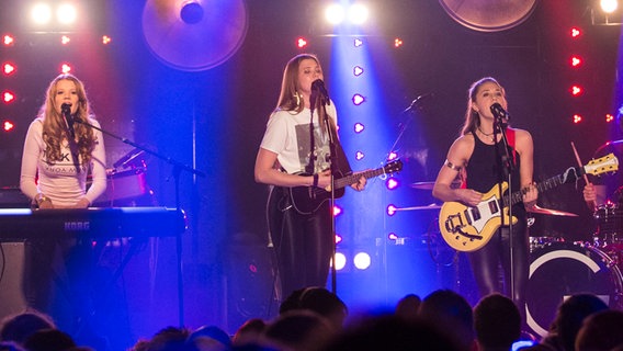 Die Band Ason bei ihrem Auftritt beim Clubkonzert in Hamburg. © Rolf Klatt/NDR Foto: Rolf Klatt