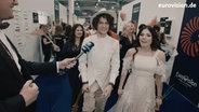 Naviband aus Weißrussland laufen nach dem Halbfinale durch den ESC-Backstage-Bereich. © NDR 