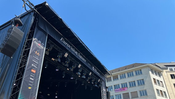 Bühne auf dem Eurovision Square in Basel. © NDR Foto: Selma Zoronjić