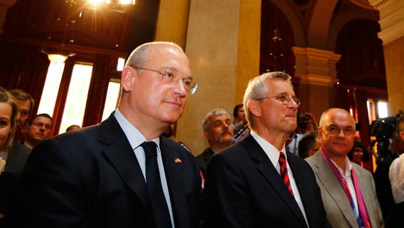 Thomas Schreiber beim Botschaftsempfang in Wien. © NDR Foto: Rolf Klatt