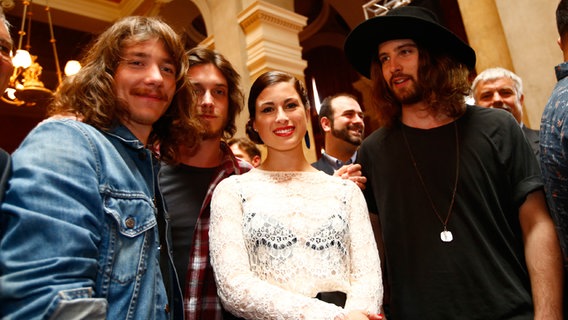 Ann Sophie und The Makemakes beim Botschaftsempfang in Wien. © NDR Foto: Rolf Klatt