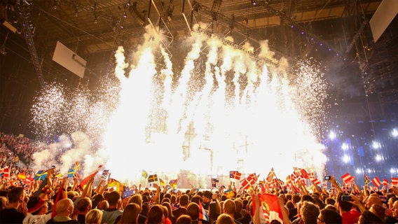 ESC Bühne beim Opening. © NDR Foto: Rolf Klatt