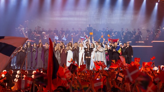 Die Teilnehmer des ersten Halbfinals beim ESC in Wien. © NDR Foto: Rolf Klatt