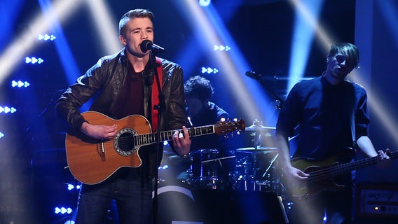 Max Krumm auf der Bühne beim ESC Clubkonzert. © NDR/Rolf Klatt Foto: Rolf Klatt