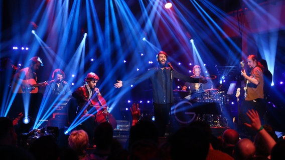 Bartosz auf der Bühne beim ESC Clubkonzert. © NDR/Rolf Klatt Foto: Rolf Klatt