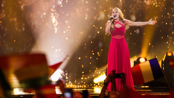 Anja Nissen auf der Bühne beim 2. Halbfinale © NDR Foto: Rolf Klatt