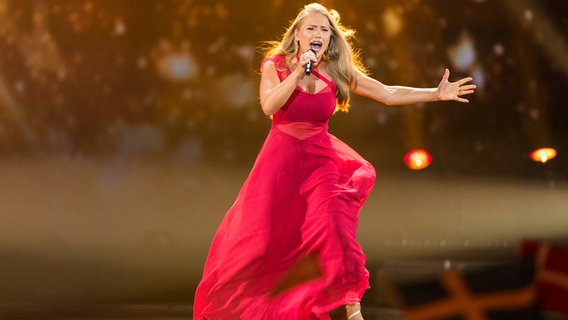 Anja Nissen auf der Bühne beim Finale in Kiew. © NDR / Rolf Klatt Foto: Rolf Klatt