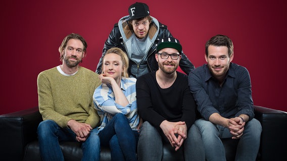 Swen Meyer, Leslie Clio, Ferris MC, Mark Forster und Johannes Strate. © Christian Spielmann / NDR Foto: Christian Spielmann