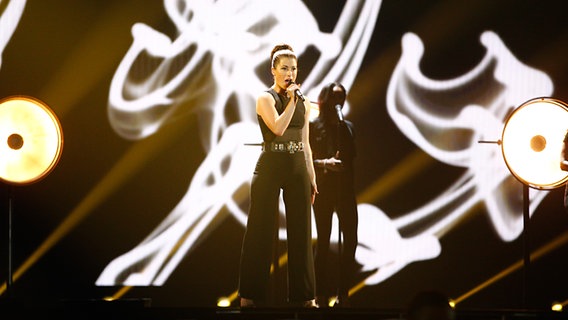 Ann Sophie probt auf der ESC Bühne in Wien. © Rolf Klatt / NDR Foto: Rolf Klatt