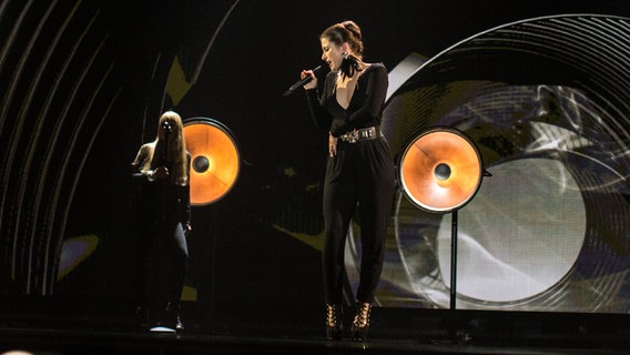 Ann Sophie auf der ESC Bühne in Wien. © Rolf Klatt / NDR Foto: Rolf Klatt