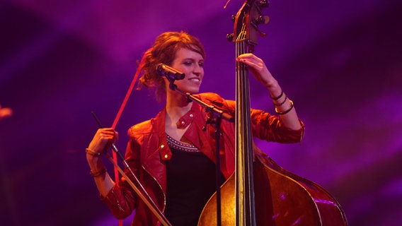 Elaiza auf der Bühne beim deutschen Vorentscheid 2014. © NDR/Rolf Klatt Foto: Rolf Klatt