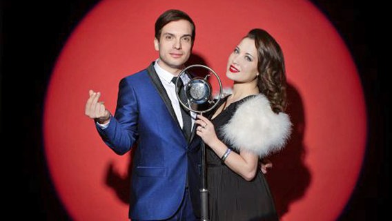 Alex Larke und Bianca Nicholas vertreten als Electro Velvet Großbritannien beim ESC in Wien © BBC 