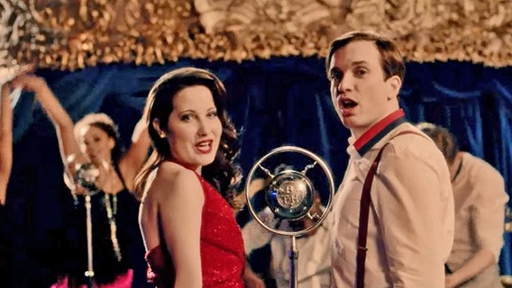 Alex Larke und Bianca Nicholas vertreten als Electro Velvet Großbritannien beim ESC in Wien © BBC 