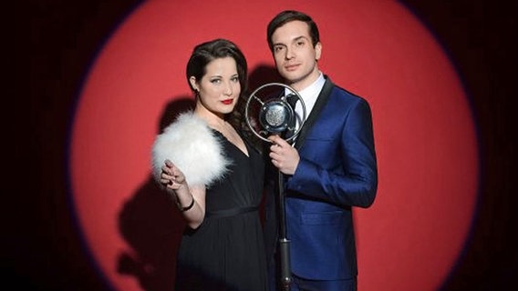 Alex Larke und Bianca Nicholas vertreten als Electro Velvet Großbritannien beim ESC in Wien © BBC/Sarah Dunn 