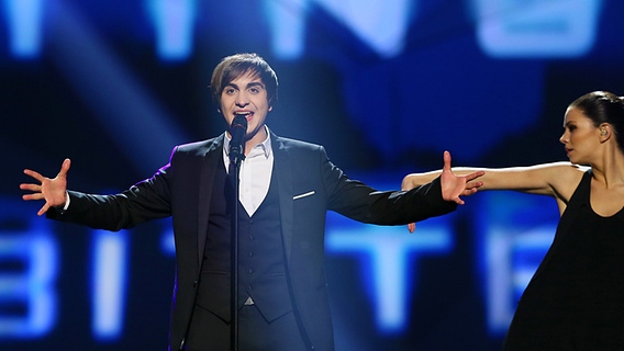 Roberto Bellarosa für Belgien im ersten Halbfinale des Eurovision Song Contests © NDR Foto: Rolf Klatt