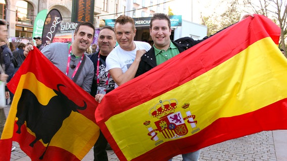 Spanien-Fans auf der Big-5-Party in Malmö am 15. Mai 2013. © NDR Foto: Marie Marzahn