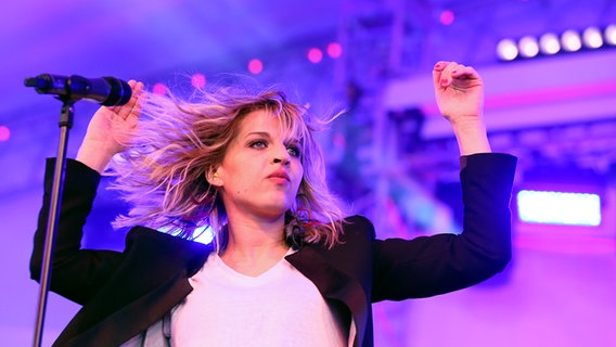 Amandine Bourgeois auf der Big-5-Party in Malmö am 15. Mai 2013. © NDR Foto: Rolf Klatt