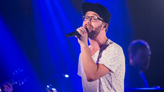 Mark Forster beim ESC-Clubkonzert auf der Bühne der Großen Freiheit 36 in Hamburg. © NDR Foto: Rolf Klatt