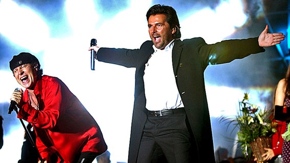 Thomas Anders mit Klaus Meine © dpa Foto: Jens Kalaene