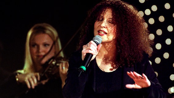 Nina Åström beim Eurovision Song Contest 2000 © dpa-Bildfunk 