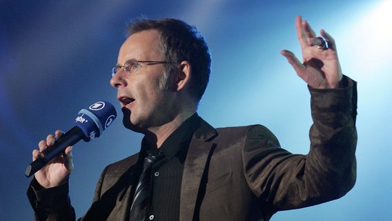 Moderator Reinhold Beckmann bei einer Probe zum ESC-Vorentscheid "Germany 12 Points". © picture-alliance/ dpa/dpaweb Foto: Soeren Stache