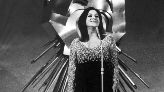 Frida Boccara gewann 1969 gemeinsam mit drei anderen Kandidatinnen den Grand Prix. © dpa-Bildfunk Foto: Europa Press