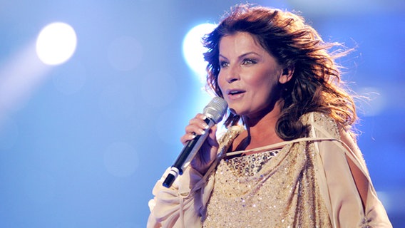 Carola singt beim ESC 2006 © NDR Foto: Rolf Klatt