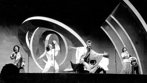 Dschinghis Khan vertreten Deutschland 1979 beim Grand Prix und belegen den 4. Platz © picture-alliance / dpa Foto: UPI