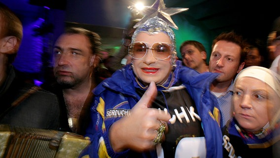 Verka Serduchka aus der Ukraine auf dem Eurovisions-Empfang des Bürgermeisters von Helsinki. © NDR Foto: Rolf Klatt