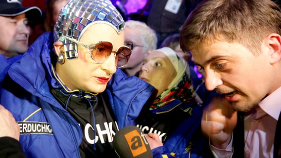 Verka Serduchka aus der Ukraine auf dem Eurovisions-Empfang des Bürgermeisters von Helsinki. © NDR Foto: Rolf Klatt