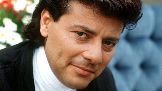 Francesco Napoli tritt 1989 beim deutschen Vorentscheid zum Grand Prix auf, konnte sich aber nicht qualifizieren  Foto: Erwin Elsner