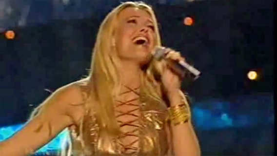 Esther Hart beim Eurovision Song Contest 2003  