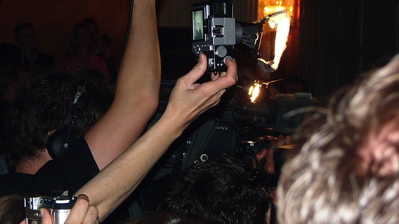 Die Gäste versuchen ein gutes Foto zu schießen. © NDR Online Foto: B. Meier
