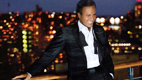 Julio Iglesias auf dem Cover seines aktuellen Albums "Romantic Classics" © © Sony BMG 