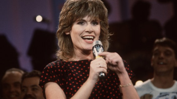 Mary Roos vertritt Deutschland 1972 beim Grand Prix und belegt den dritten Platz. 1984 landet sie auf Rang 3.  Foto: Istvan Bajzat