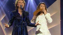 Angela Wiedl und Dalila Cernatescu beim deutschen Vorentscheid 1996 © NDR 