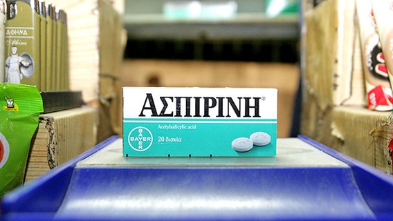 Griechische Aspirin-Schachtel © NDR Foto: Rolf Klatt