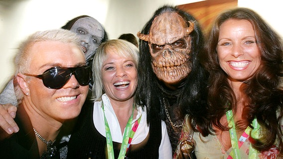 Lordi mit Fans © NDR Foto: Rolf Klatt