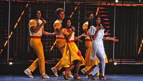 1983: Beim Grand Prix Eurovision landet Ofra Haza aus Israel auf dem zweiten Platz mit ihrem Titel "Hi". © NDR / BR Foto: Sessner