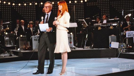 Katja Ebstein und Rudolf H. Rohlinger 1981 beim Vorentscheid des Grand Prix Eurovision de la Chanson. © NDR / BR 