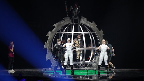 Für Island steht Hatari mit "Hatrið mun sigra" auf der ESC-Bühne. © - Foto: -